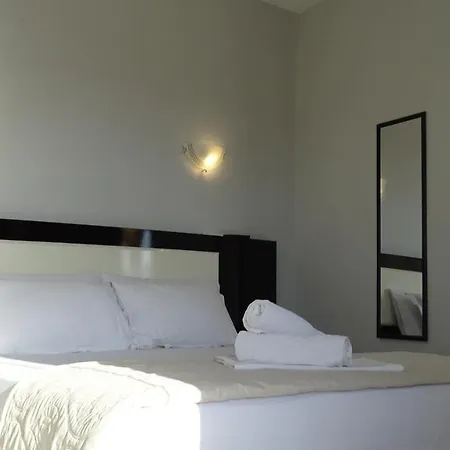 Ardiani Hotel *